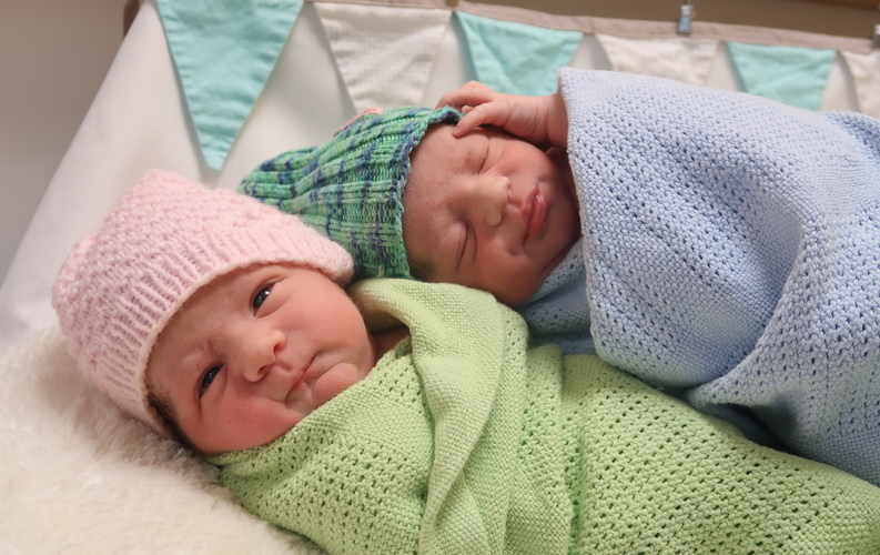 Jaron Noah (hinten)