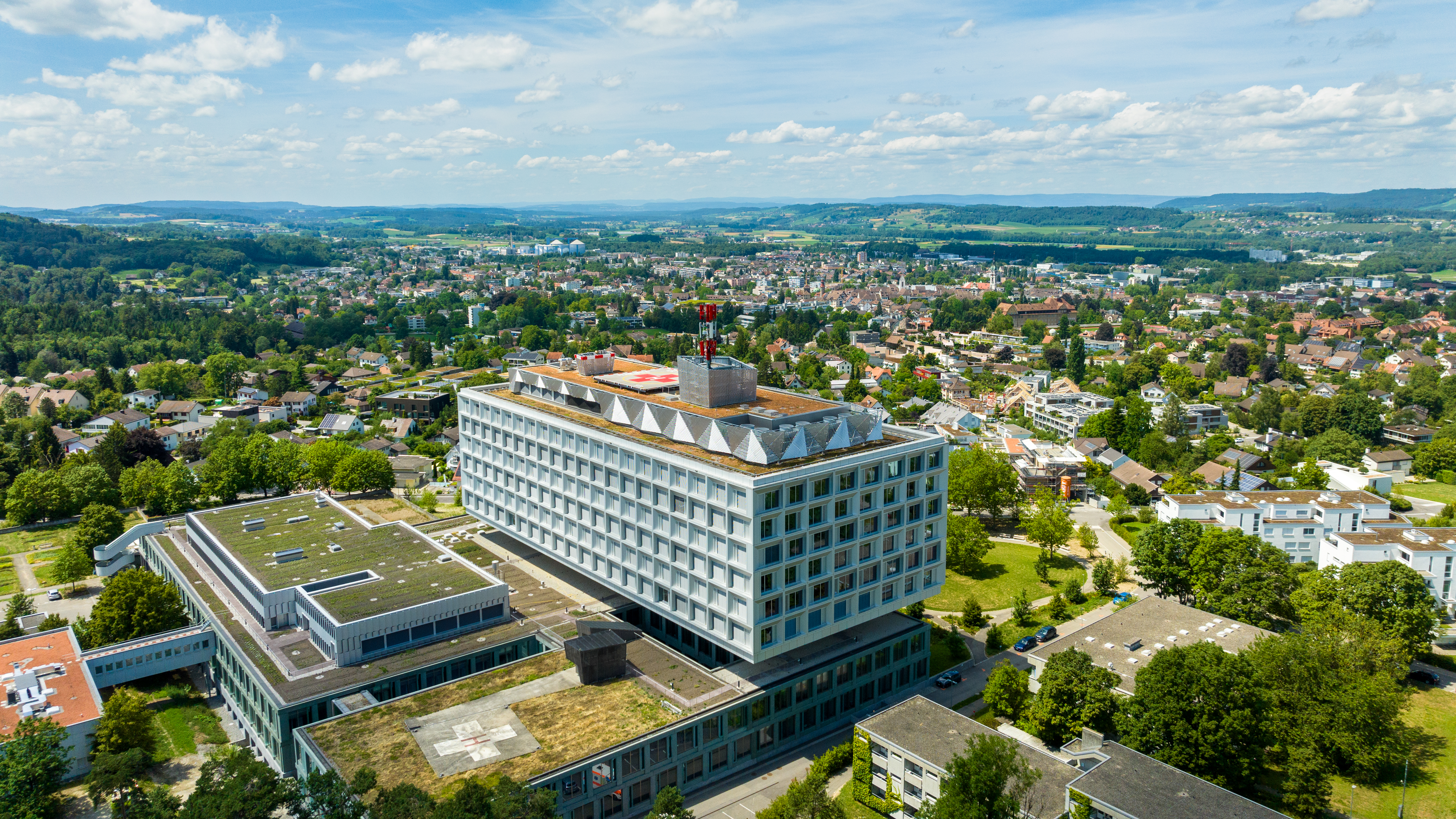 Kantonsspital Frauenfeld Gesamtansicht mit Stadt